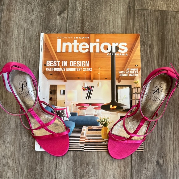 Gifted with purchase! 💕Hi Barbie! BNWT Beautiful Adrianna Pappell Pink Heels - Picture 3 of 6